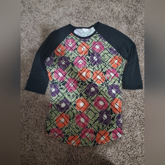 LuLaRoe top - Picture 1 of 6